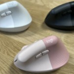 Logitech Lift, une souris ergonomique pour ne plus avoir mal au poignet Logitech Lift, une souris ergonomique pour ne plus avoir mal au poignet