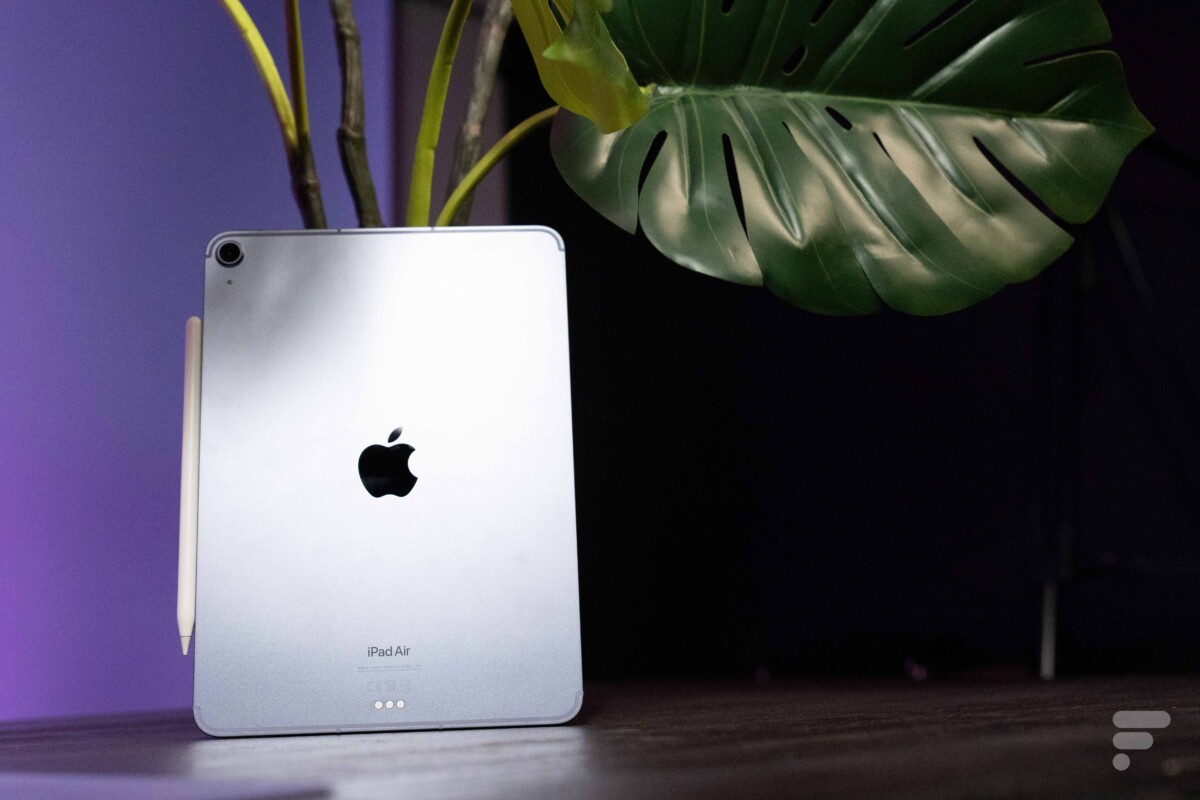 L'iPad Air M1 de 2022 ressemble comme deux gouttes d'eau à son aîné de 2020 // Source : FRANDROID - Anthony WONNER L'iPad Air M1 de 2022 ressemble comme deux gouttes d'eau à son aîné de 2020 // Source : FRANDROID - Anthony WONNER
