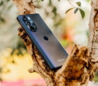 La face arrière du Motorola Edge 30 Pro // Source : Robin Wycke - Frandroid