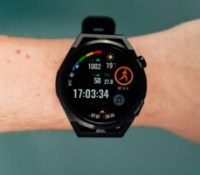 La Huawei Watch GT Runner // Source : Frandroid - Anthony Wonner