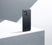 Oppo Reno 7 en noir // Source : Oppo