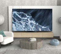 TCL C83 // Source : TCL
