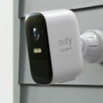 Ce lot de 2 caméras de surveillance filmant en 1080p est en promotion Ce lot de 2 caméras de surveillance filmant en 1080p est en promotion