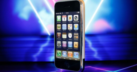 Premier iPhone // Source : Mathieu Improvisato