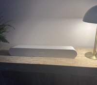 La barre de son Sonos Ray // Source : FRANDROID - Melinda DAVAN-SOULAS