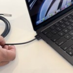 Ce démontage montre une batterie plus grande sur le MacBook Air M2 que sur la version M1 Ce démontage montre une batterie plus grande sur le MacBook Air M2 que sur la version M1
