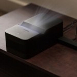 Philips lance un projecteur à ultra-courte focale en financement participatif Philips lance un projecteur à ultra-courte focale en financement participatif
