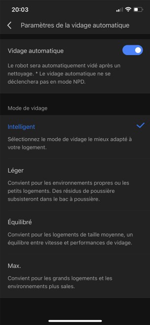 Si votre intérieur est très poussiéreux, il est peut-être intéressant d’ordonner au robot de retourner à sa base vider automatiquement le bac à poussière   // Source : Yazid Amer - Frandroid