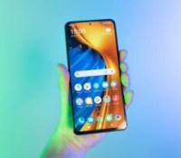 Le Xiaomi Poco F4 // Source : Chloé Pertuis - Frandroid Le Xiaomi Poco F4 // Source : Chloé Pertuis - Frandroid