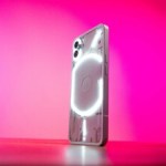 La version 256 Go de l&rsquo;atypique Nothing Phone (1) est à moitié prix aujourd&rsquo;hui