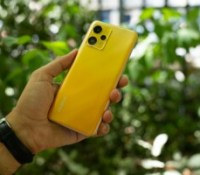 Le dos Realme 9 4G // Source : Chloé Pertuis Le dos Realme 9 4G // Source : Chloé Pertuis
