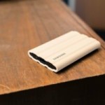 Test du Samsung T7 Shield : un SSD USB-C résistant et élégant Test du Samsung T7 Shield : un SSD USB-C résistant et élégant