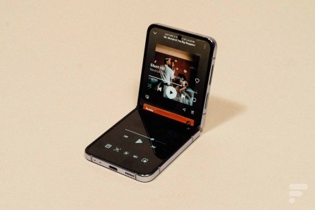 Samsung Galaxy Z Flip 4 sous OneUI 4.1 // Source : Frandroid