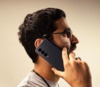 Un appel avec le Samsung Galaxy Z Fold 4 // Source : Anthony Wonner - Frandroid