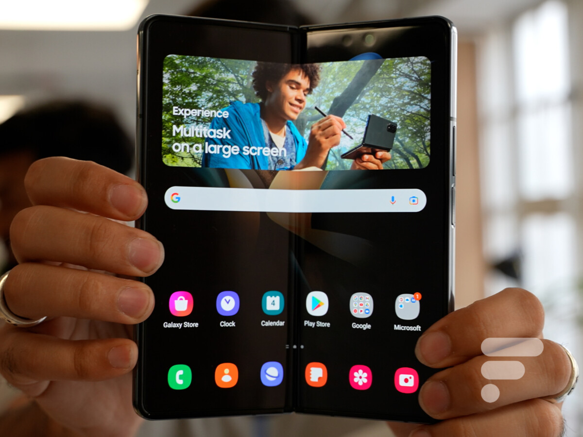 Le Samsung Galaxy Z Fold 4 // Source : Arnaud Gelineau - Frandroid Le Samsung Galaxy Z Fold 4 // Source : Arnaud Gelineau - Frandroid