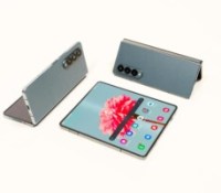 Le Samsung Galaxy Z Fold 4 dans plusieurs positions // Source : Anthony Wonner - Frandroid