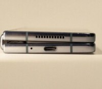 La pliure du Galaxy Z Fold 4, pour illustration // Source : Anthony Wonner - Frandroid