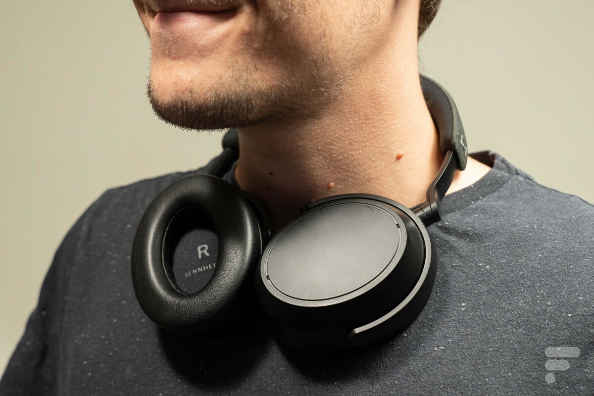 Le Sennheiser Momentum 4 Wireless // Source : Anthony Wonner pour Frandroid Le Sennheiser Momentum 4 Wireless // Source : Anthony Wonner pour Frandroid