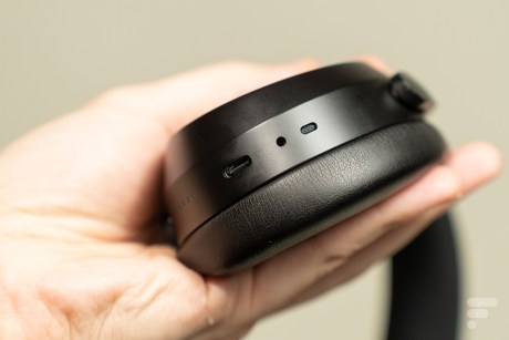 Les connectiques du Sennheiser Momentum 4 Wireless