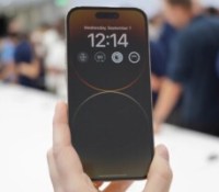 Le mode Always On Display de l'iPhone 14 Pro // Source : The Verge