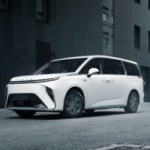 Ce minivan familial et électrique arrive en France et mise tout sur le confort Ce minivan familial et électrique arrive en France et mise tout sur le confort
