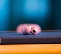 Les Samsung Galaxy Buds 2 Pro pour illustration // Source : Geoffroy Husson pour Frandroid