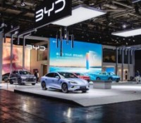Stand BYD au Mondial de l'auto 2022 // Source : Marie Lizak pour Frandroid Stand BYD au Mondial de l'auto 2022 // Source : Marie Lizak pour Frandroid