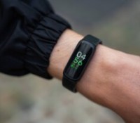 Le Fitbit Inspire 3 au poignet // Source : Chloé Pertuis – Frandroid Le Fitbit Inspire 3 au poignet // Source : Chloé Pertuis – Frandroid
