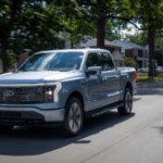 Pour ne pas se faire doubler par Tesla, Ford baisse le prix d’une de ses voitures électriques Pour ne pas se faire doubler par Tesla, Ford baisse le prix d’une de ses voitures électriques