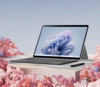 Derrière ce visuel floral, une tablette qui évolue par petites touches // Source : Microsoft