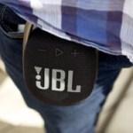 Vous avez une vieille enceinte Bluetooth qui traîne ? JBL vous propose de la revendre d&rsquo;occasion