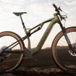 Ce VTT électrique mise sur le carbone pour abaisser au maximum son poids Ce VTT électrique mise sur le carbone pour abaisser au maximum son poids