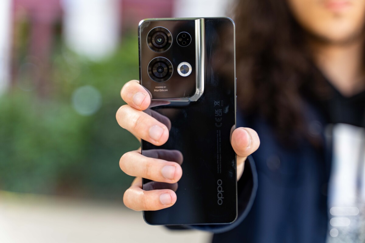 L'Oppo Reno 8 Pro // Source : Chloé Pertuis - Frandroid L'Oppo Reno 8 Pro // Source : Chloé Pertuis - Frandroid