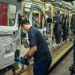 Les voitures électriques nécessitent bien moins de main d’œuvre : faut-il craindre des licenciements massifs ? Les voitures électriques nécessitent bien moins de main d’œuvre : faut-il craindre des licenciements massifs ?