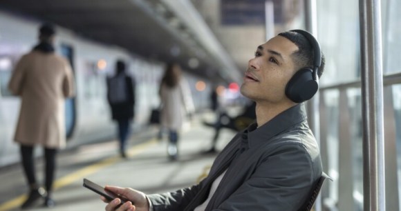 Le casque Bluetooth Sony WH-1000XM5. // Source : Sony. Le casque Bluetooth Sony WH-1000XM5. // Source : Sony.