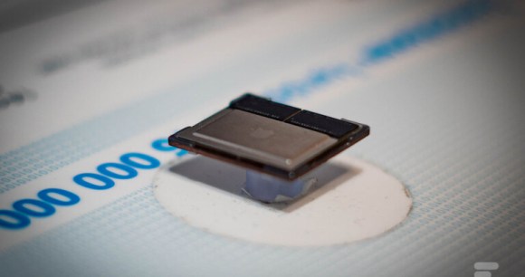 Une puce Apple M1 // Source : Geoffroy Husson pour Frandroid Une puce Apple M1 // Source : Geoffroy Husson pour Frandroid