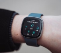 La Fitbit Versa 4 // Source : Frandroid - Anthony Wonner