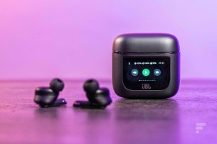 Les JBL Tour Pro 2 // Source : Chloé Pertuis - Frandroid
