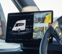 Tesla Semi // Source : Motortrend Tesla Semi // Source : Motortrend