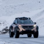 27 000 km : cette voiture électrique « grand public » va rallier les deux pôles de la planète