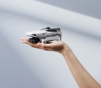 Voici le nouveau DJI Mini 2 SE, un drone compact... à l'autonomie réduite // Source : DJI