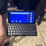 Traitez-moi de daron, mais ce smartphone à clavier m’a tapé dans l’œil Traitez-moi de daron, mais ce smartphone à clavier m’a tapé dans l’œil