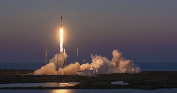 « Falcon 9 launches 21 second-generation Starlink satellites to orbit » // Source : SpaceX sur Twitter « Falcon 9 launches 21 second-generation Starlink satellites to orbit » // Source : SpaceX sur Twitter