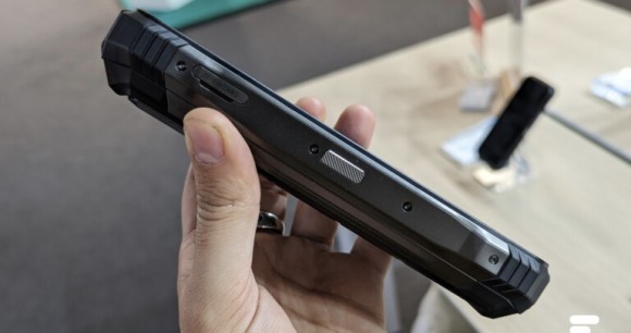 Doogee V Max // Source : Frandroid