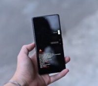 Image du non officielle du Pixel 7a en prise en main // Source : Zing News