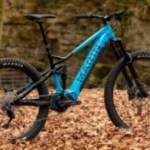 Ce VTT électrique Alpine mise sur sa puissance pour dompter les tracés techniques