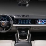 Porsche Cayenne (2023) : une stratégie à trois écrans à l&rsquo;opposé de l&rsquo;approche de Tesla