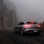 Porsche et Ferrari pourraient continuer à polluer (un petit peu) grâce à la fausse fin des voitures thermiques Porsche et Ferrari pourraient continuer à polluer (un petit peu) grâce à la fausse fin des voitures thermiques