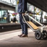 3 roues, pliable, ABS, clignotants : cette trottinette électrique très chère envoie du lourd 3 roues, pliable, ABS, clignotants : cette trottinette électrique très chère envoie du lourd