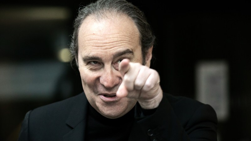 « Ce sont des ignares incompétents » : Xavier Niel réagit vivement à la taxe au gigaoctet